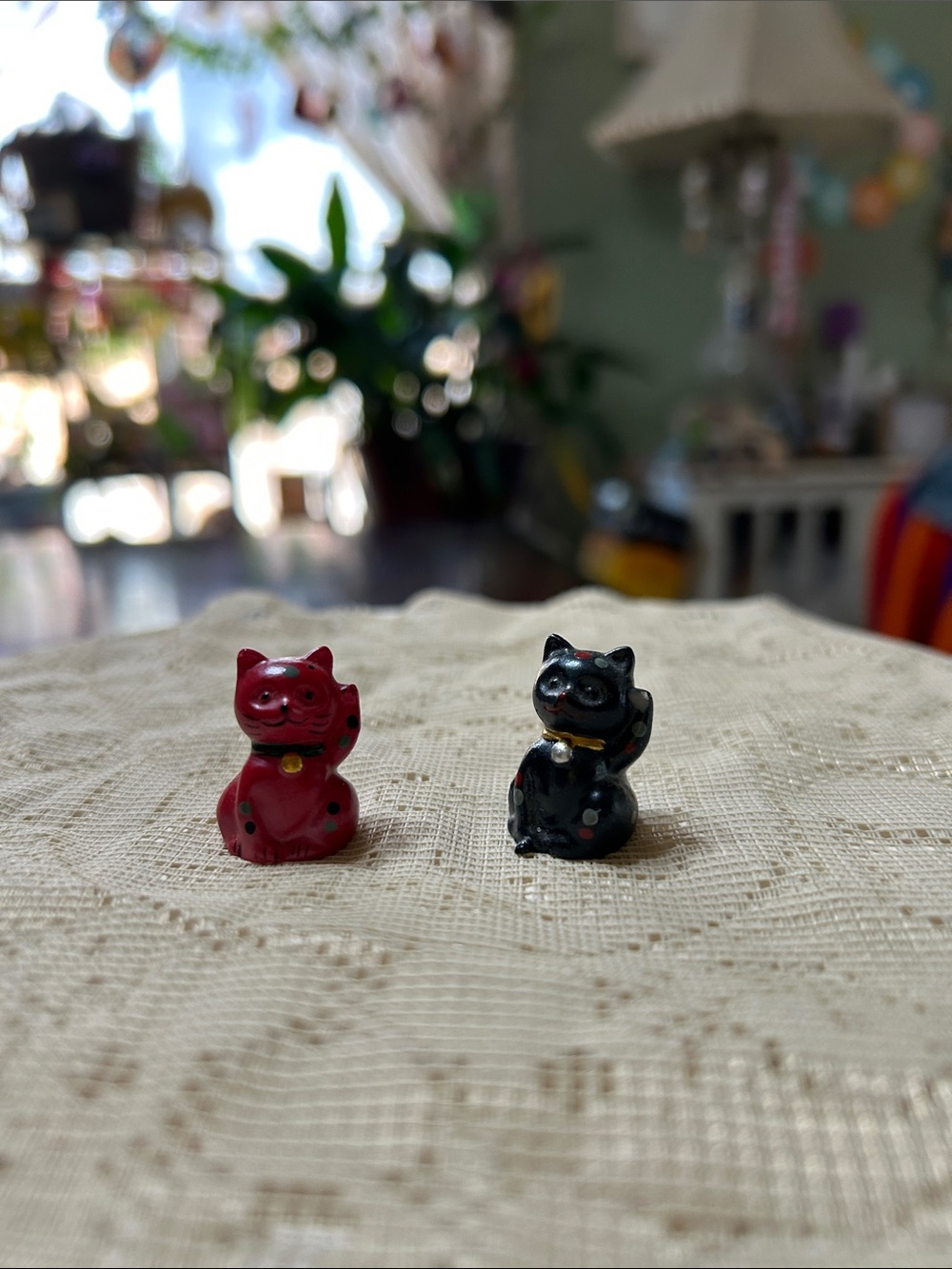 Japanese Maneki-Neko (Beckoning Cats) Mini Red & Black Cats Bundle of Two (2) - Picture 2 of 13